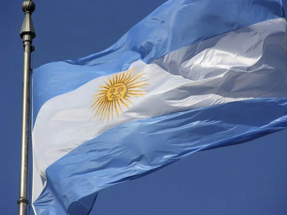 Por qué el Día de la Bandera es el 20 de junio