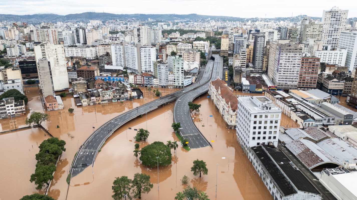 Inundaciones en Brasil. Ya hay más de 100 muertos y miles de desplazados (mayo 2024)