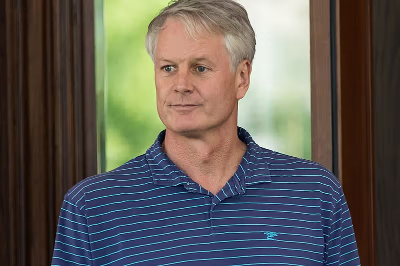 Cambio de CEO en Nike: Elliott Hill toma el relevo de John Donahoe en un momento decisivo para la compañía