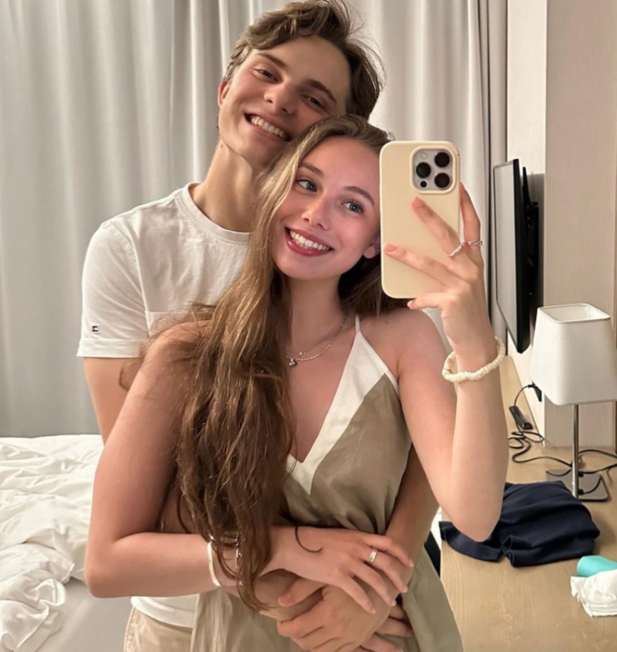 𝗈𝗎𝗋 𝑠𝑒𝑐𝑜𝑛𝑑 𝖺𝗇𝗇𝗂𝗏𝖾𝗋𝗌𝖺𝗋𝗒!