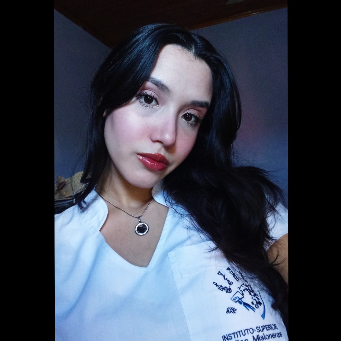 profile img Abril Becerra profile img