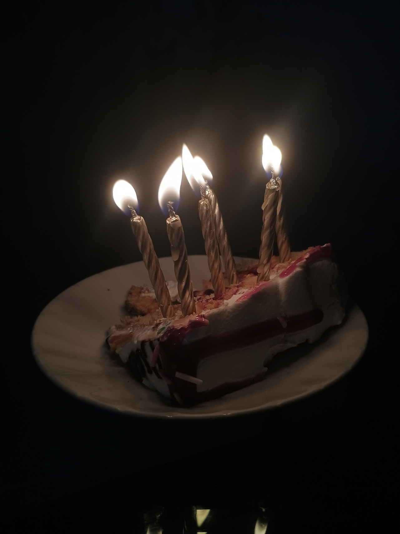 ◠ ◠  Ale  ୨♡୧ cover img