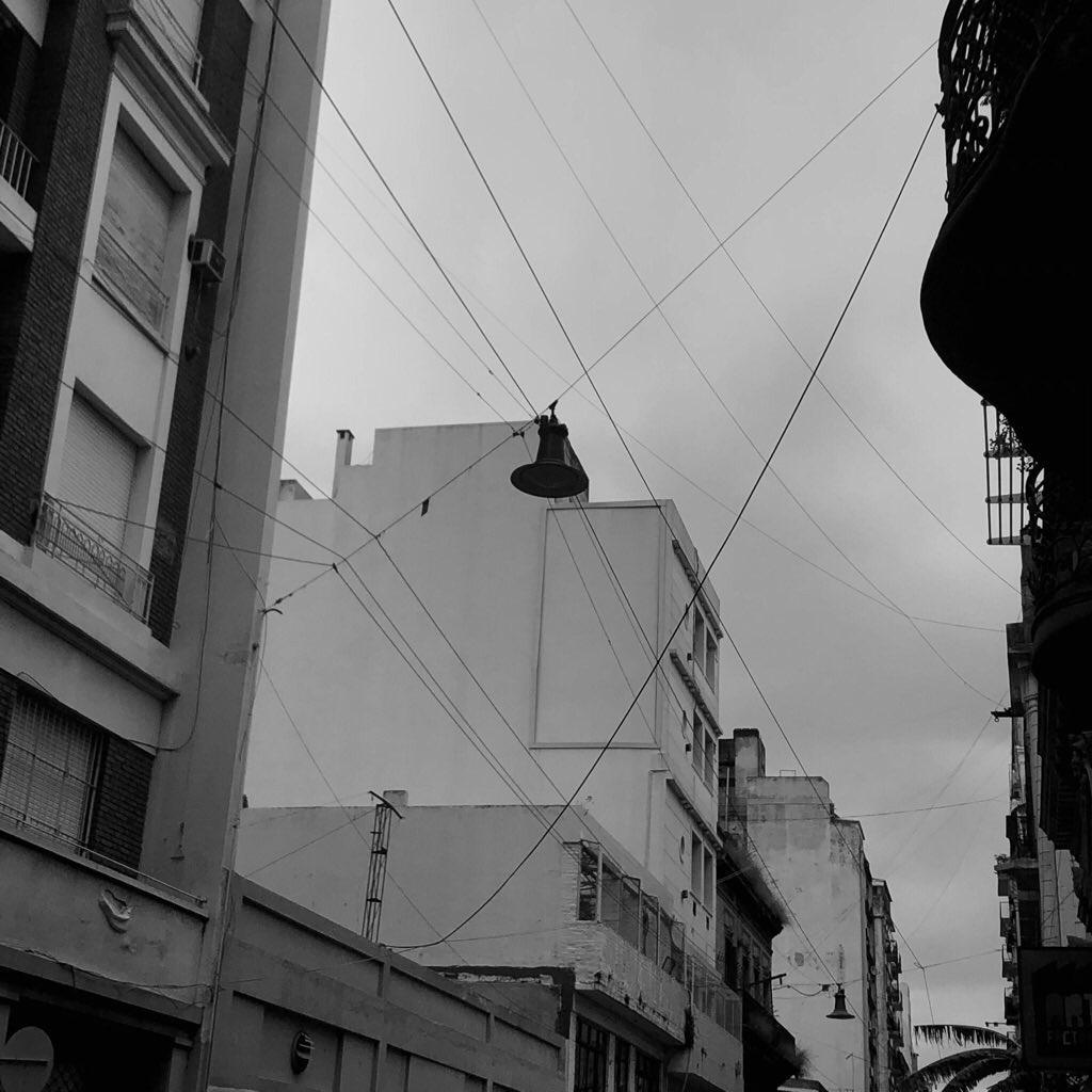 Entre las costillas y el corazón