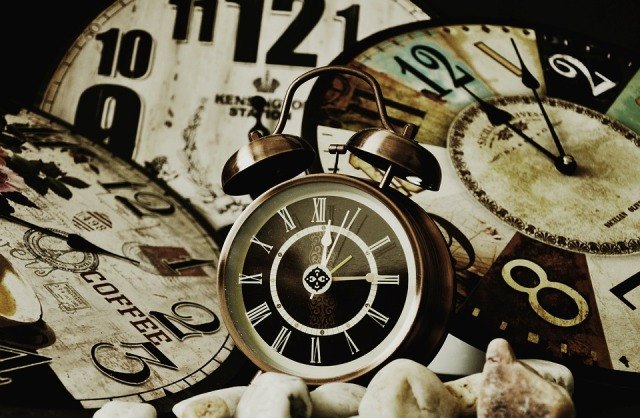 Tik tak reloj del horror 
