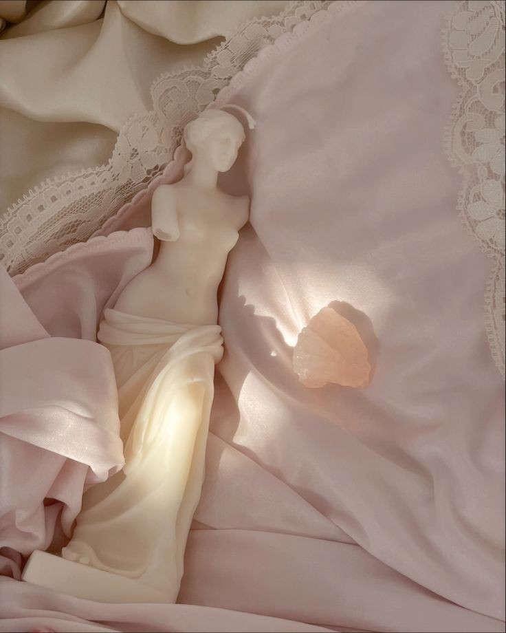 Tormentosa chica dorada