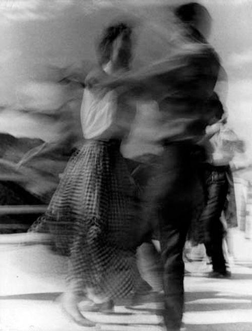 El baile comienza cuando la bestia se esconde