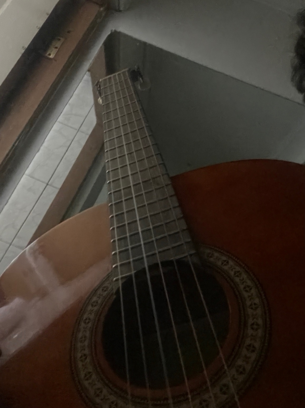 Cuelgo la guitarra