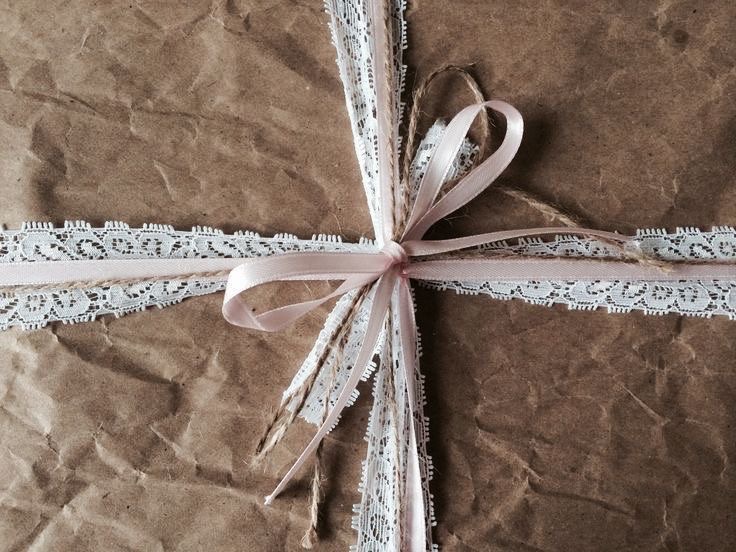 el amor, si es algo, son dos que se miran. cover img