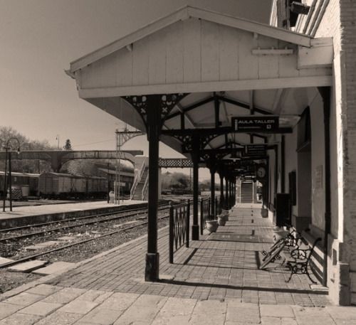 Un andén de la estación 