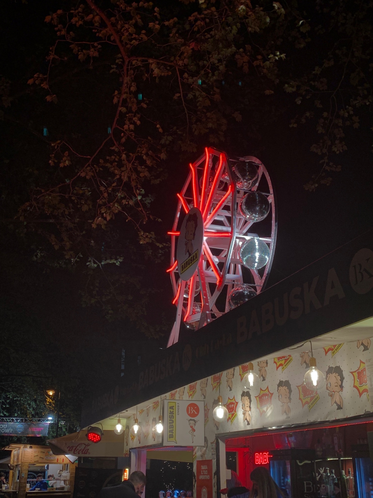 La noche apremia
