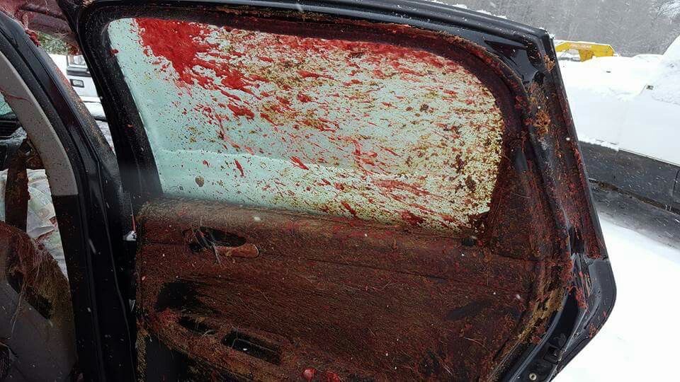 te dedico del plácido odio: mis entrañas. 