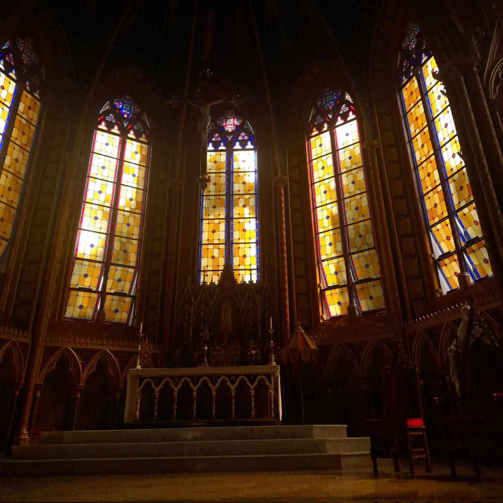 color alioli a río.