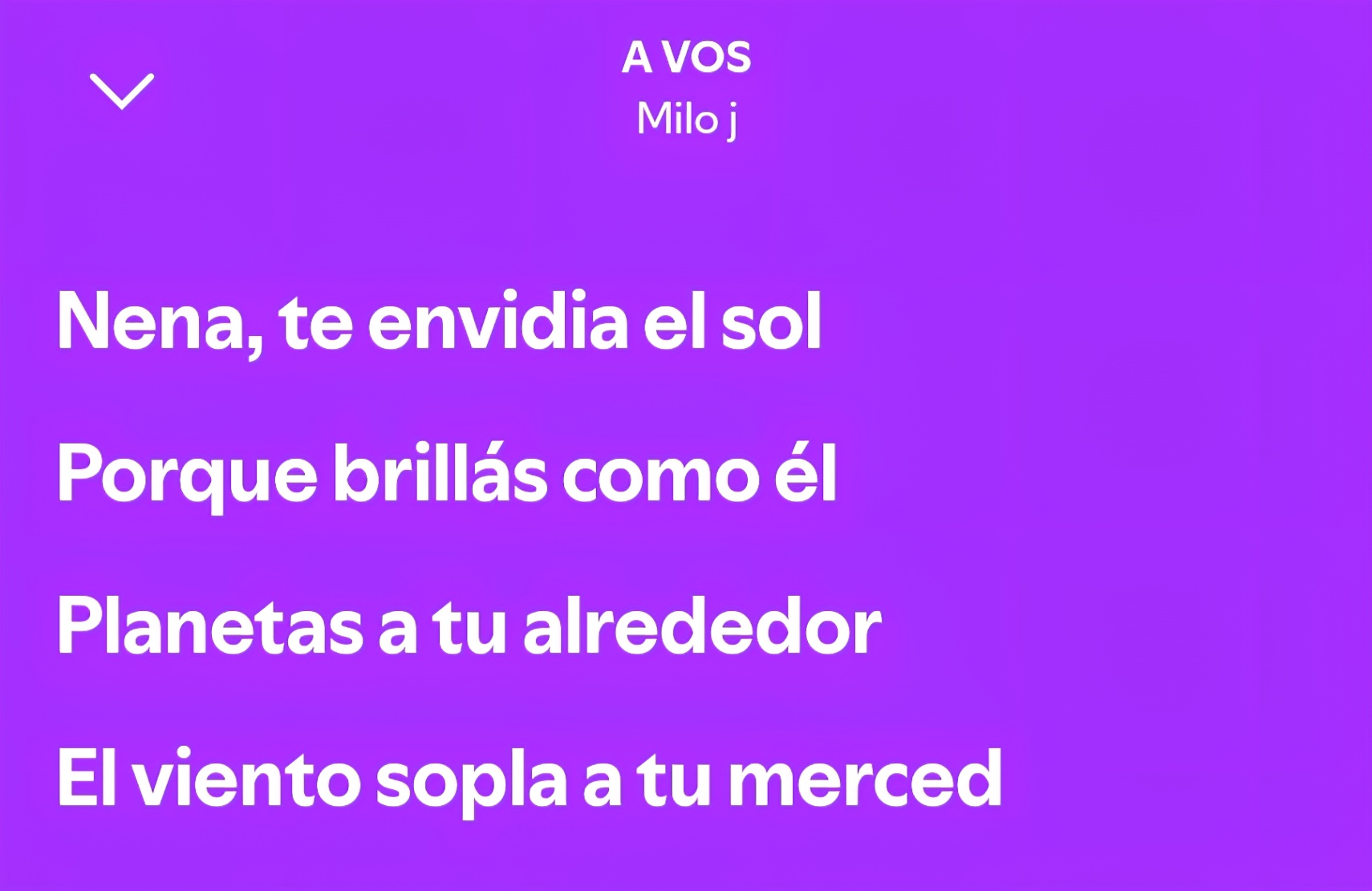 besos del pecho a la pelvis.