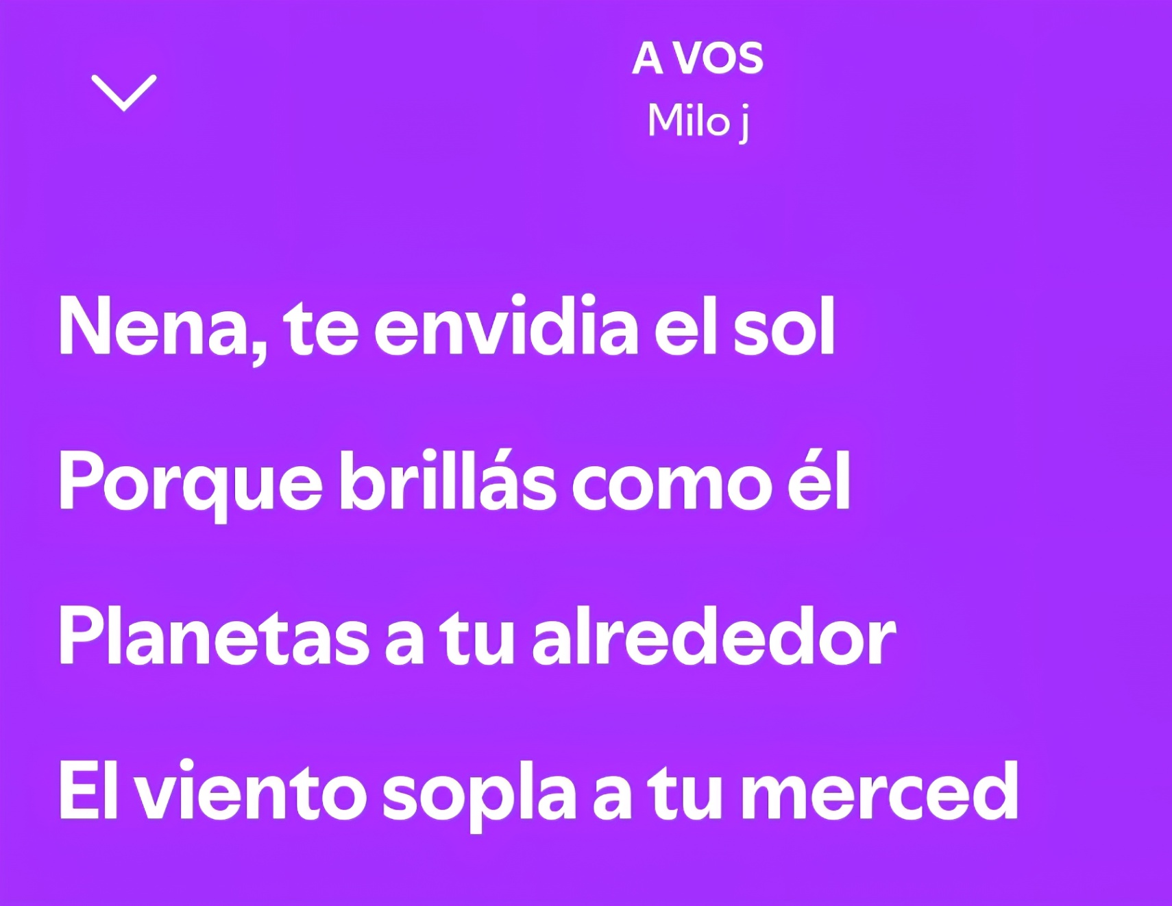 besos del pecho a la pelvis.