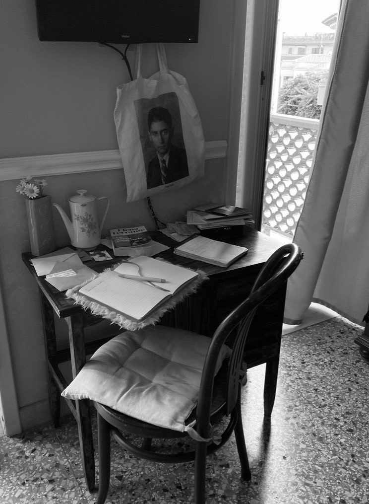 un viaje es hacia <dentro> 