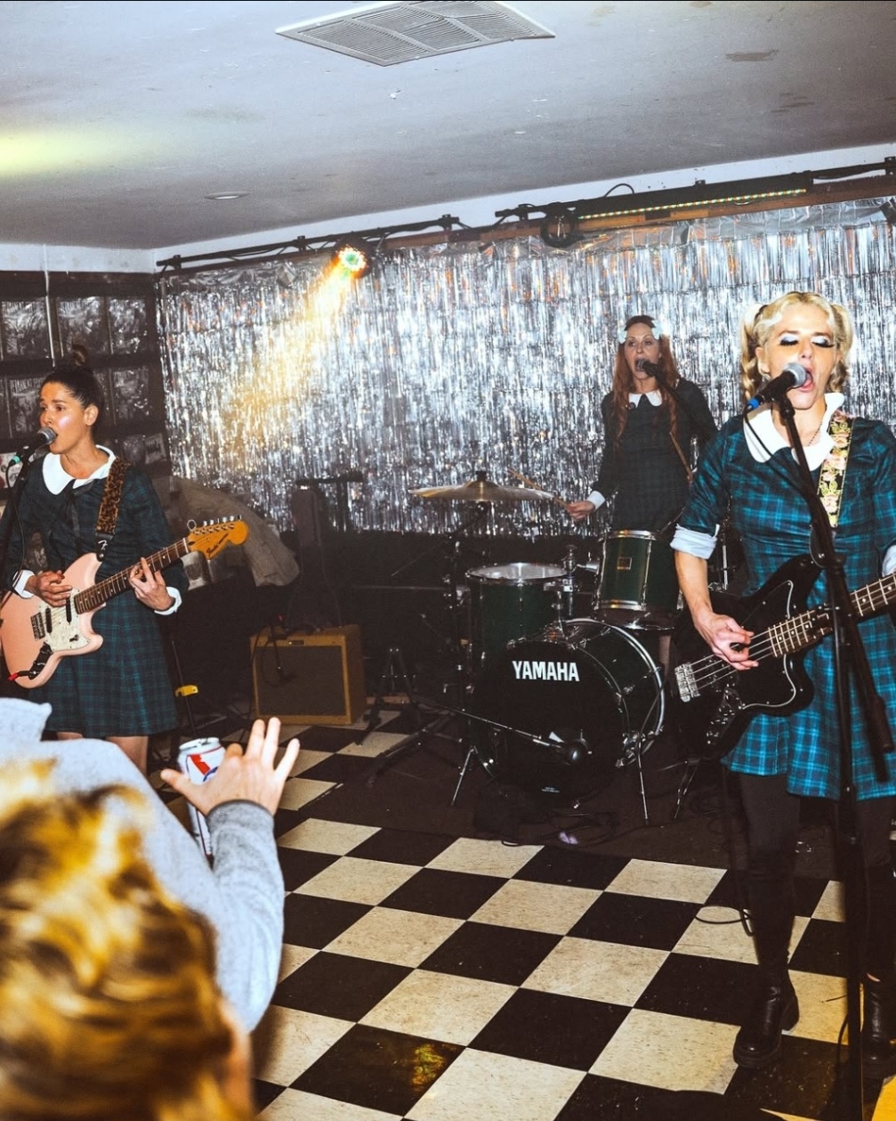 the blushes, las chicas del valle californiano que hacen grunge para gente feliz