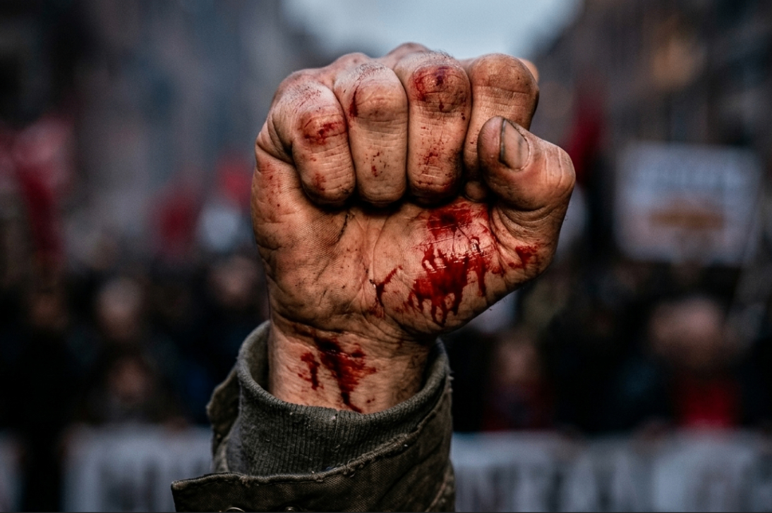 SOLO MI VIOLENCIA ESTÁ MORALIZADA