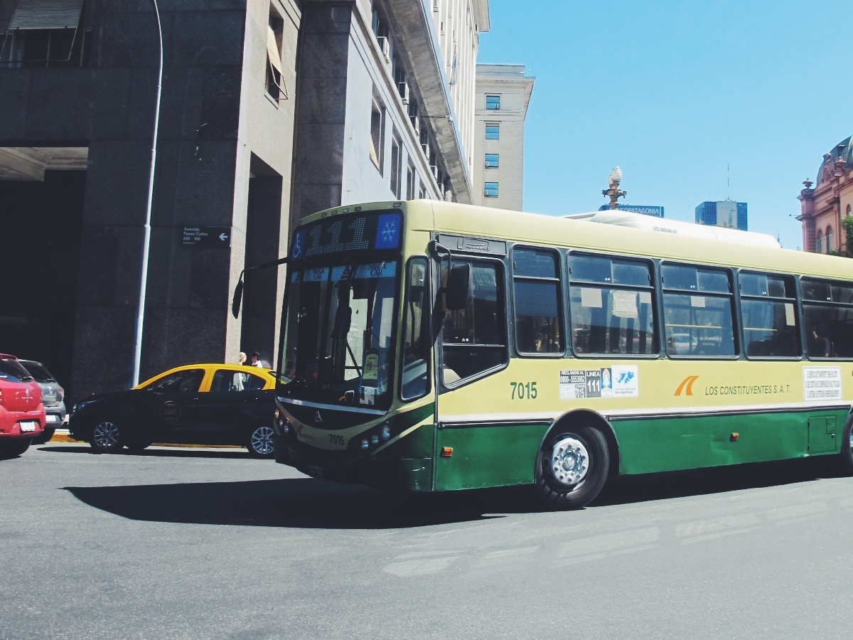 Miradas a través de un reflejo
