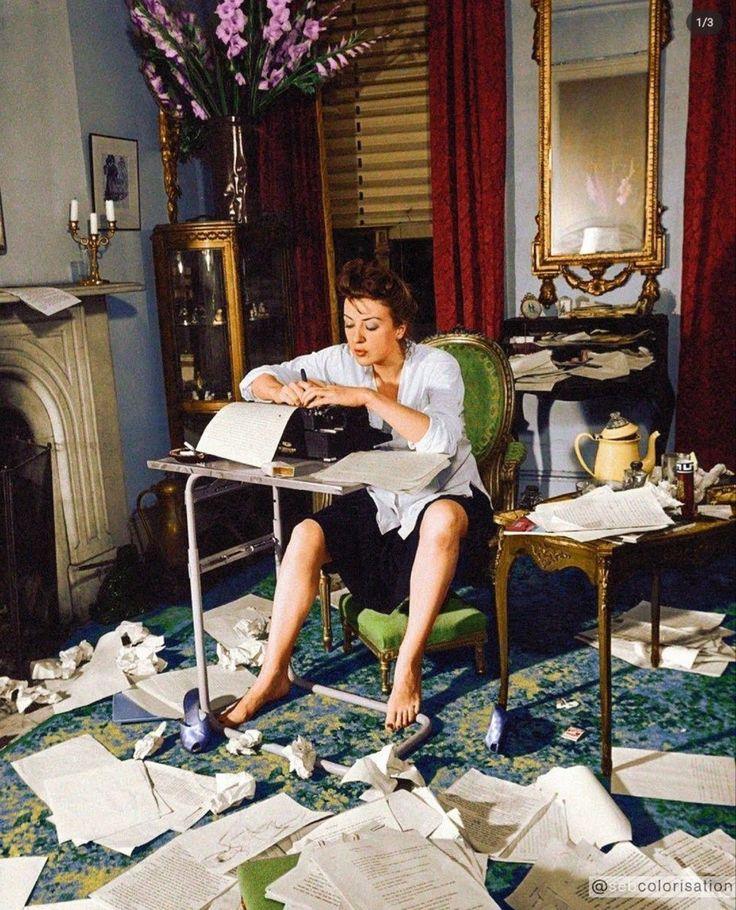 Día de la poesía: el oficio de la poeta