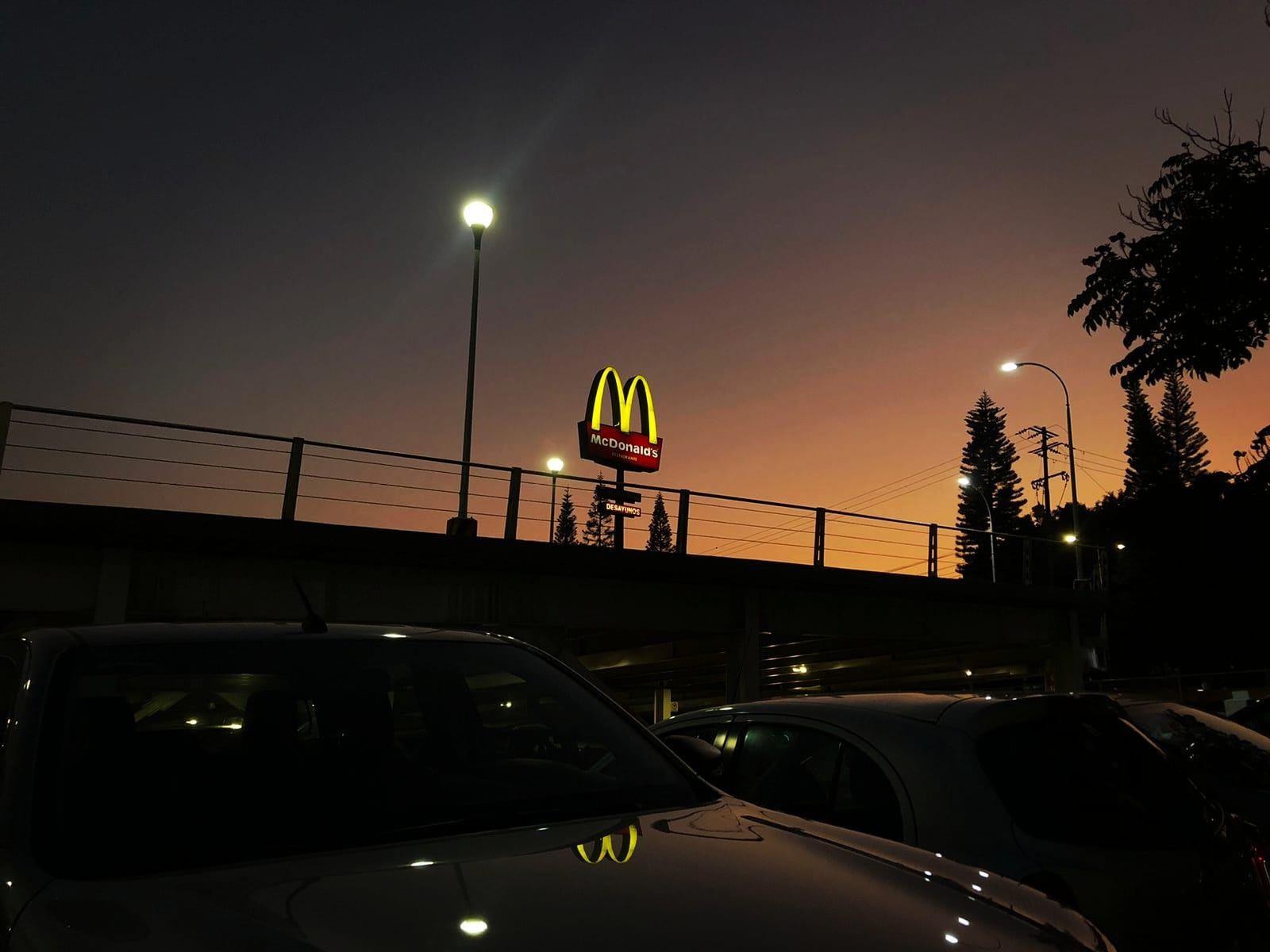 Carlos Guzmán cover img