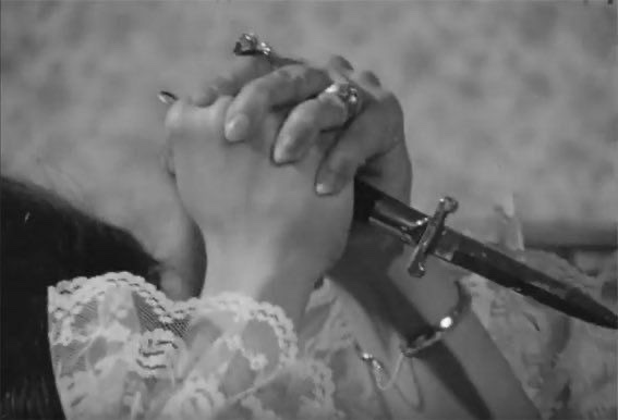 Cuerpo abusado; cuerpo torturado.