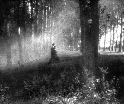 la oscuridad es la madre de todas las cosas