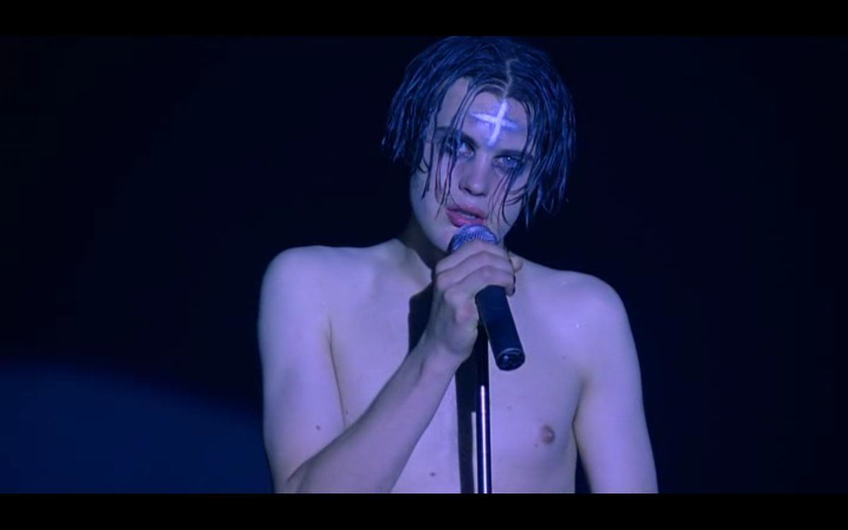 No vale la poesía nombrar