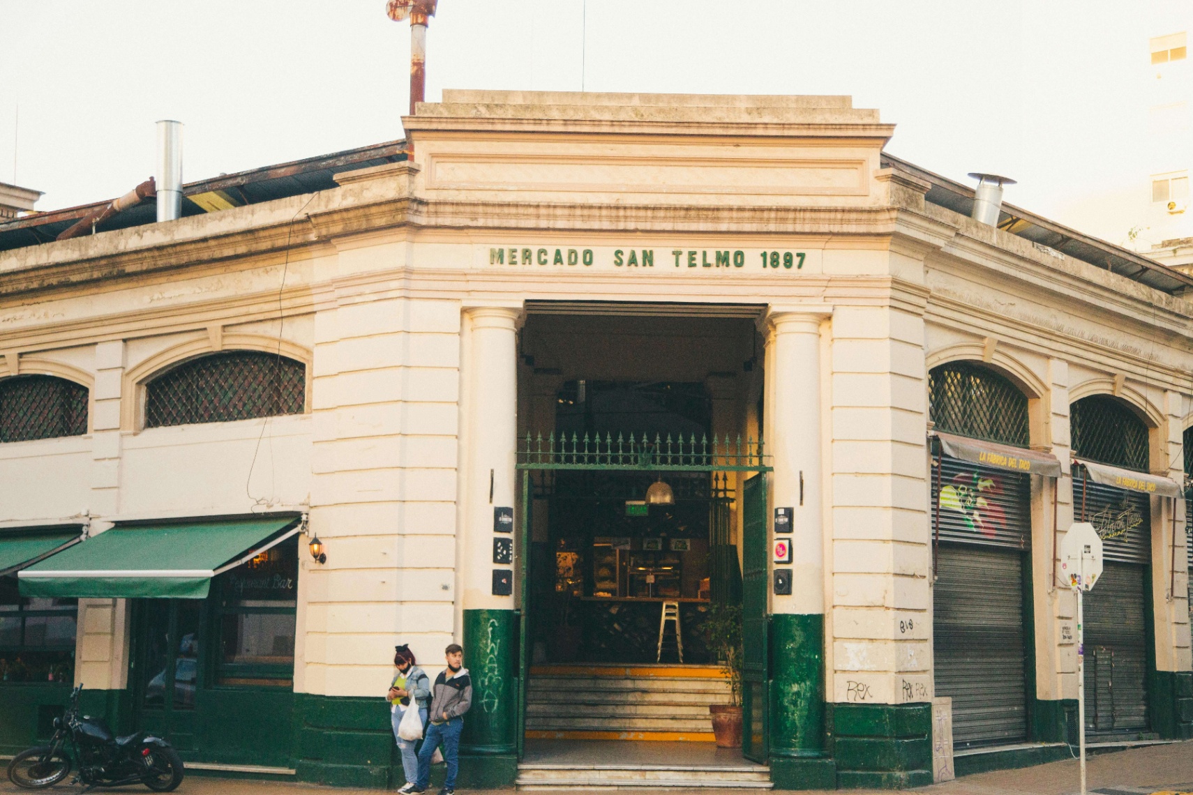San Telmo: tango y antigüedades en Buenos Aires