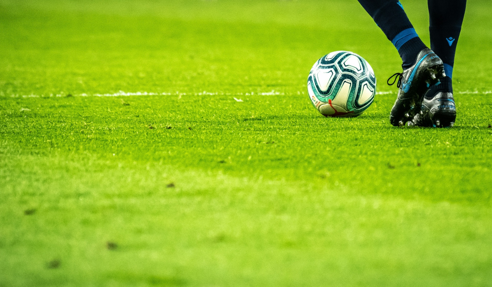 ¿Por qué algunas selecciones de fútbol usan camisetas con distinto color a su bandera?
