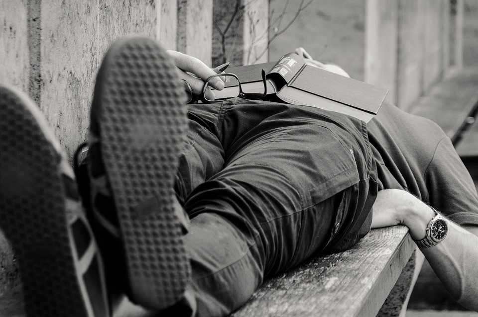 Tumbarse a la siesta