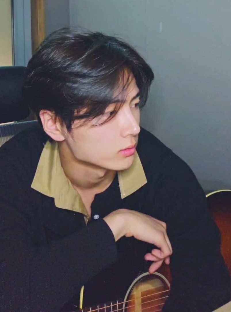 profile img Min-Hoo Park profile img