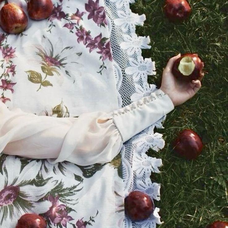 Hoja entintada; memorias sangrientas.