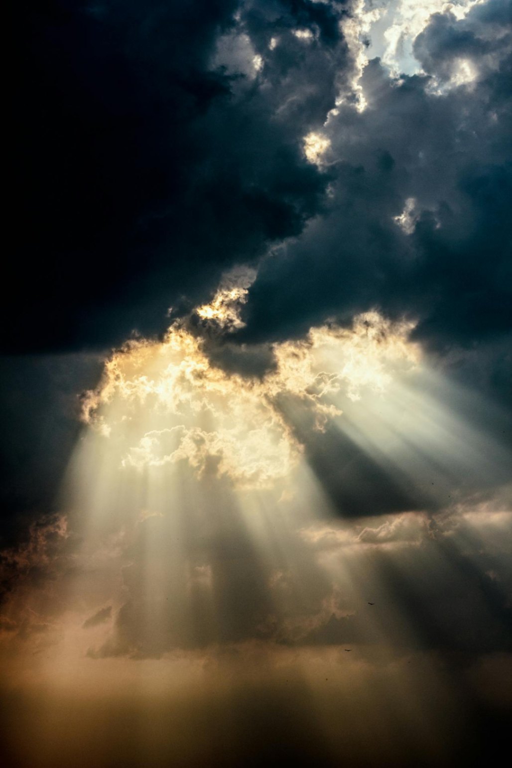 Rostro en las nubes