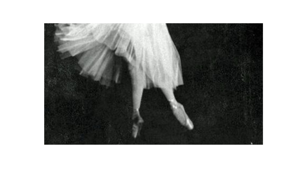 [Comienzo con su boca, una danza que renace, ubicua, polícroma]