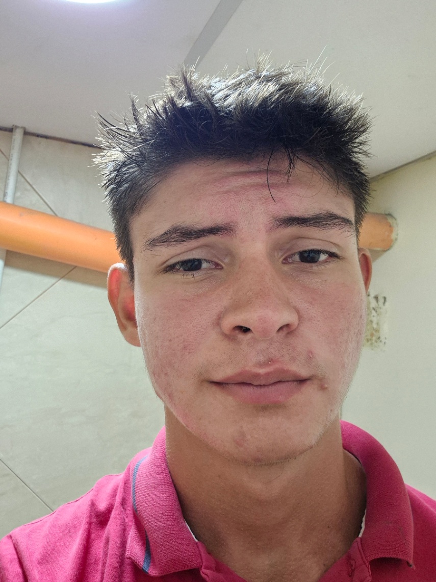  Efrain Orellana 