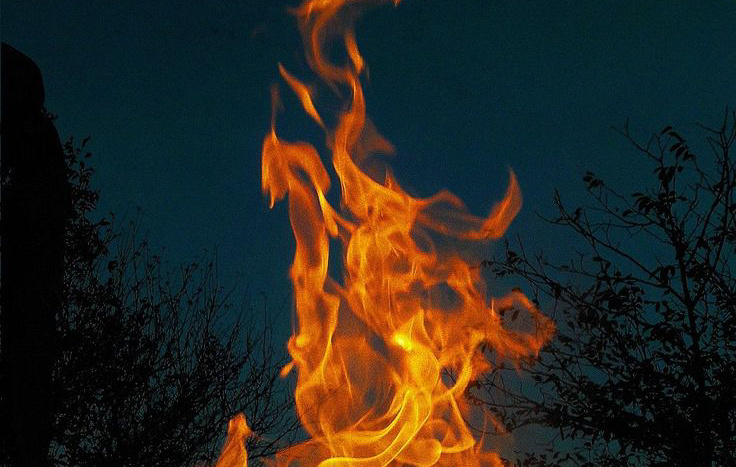 Recuerdo mirar el fuego