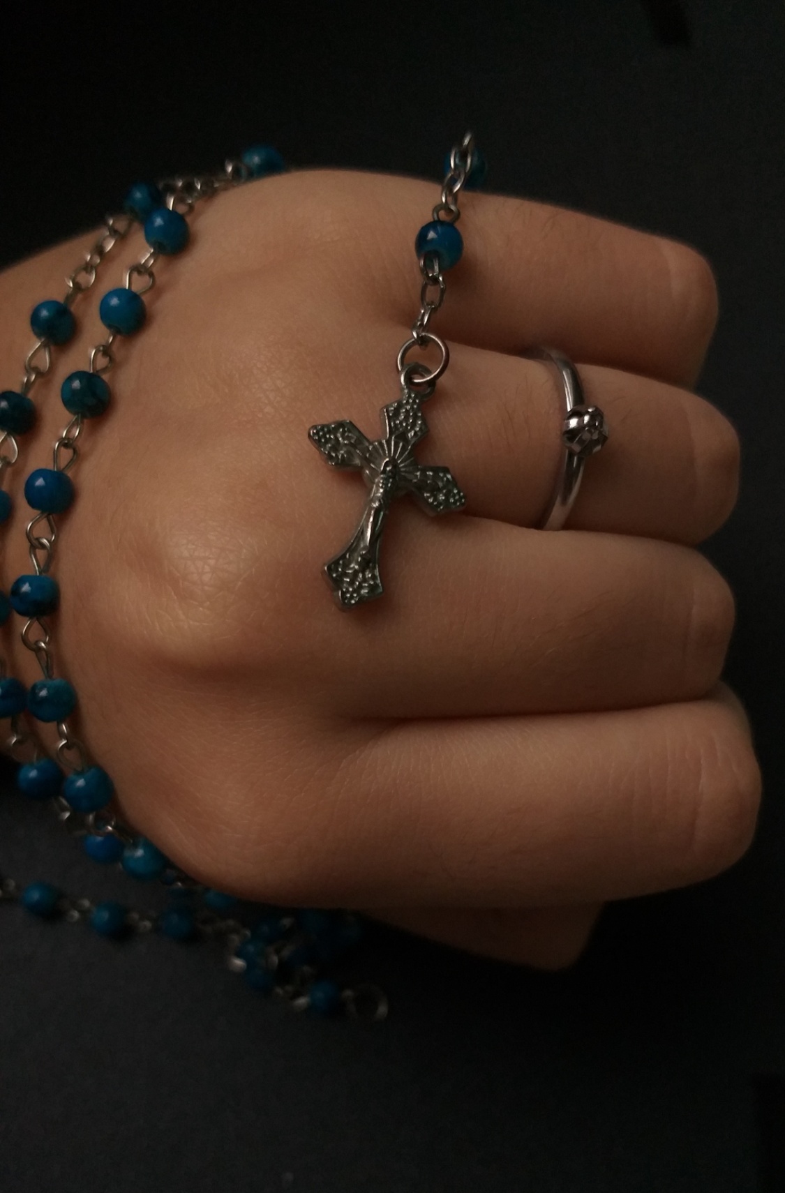 Tu anillo, mi religión 