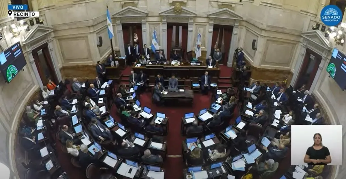 ¿Cuánto cobran los senadores? Los senadores votaron para triplicarse el sueldo